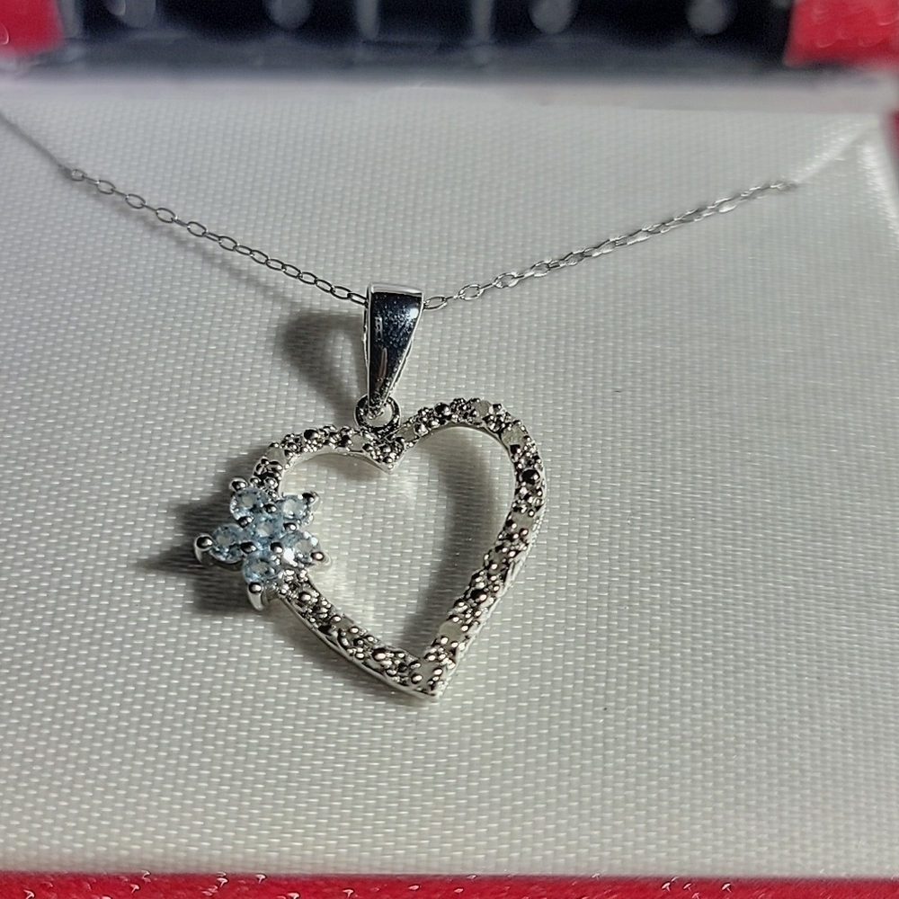 Sterling Silver Delicate Heart necklace.